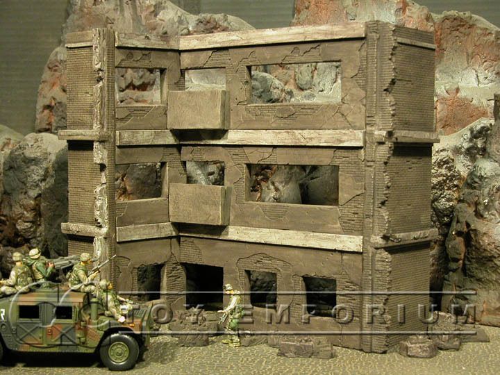 Dioramas Plus 135 Custom Painted 3 Story Iraq Ruin  