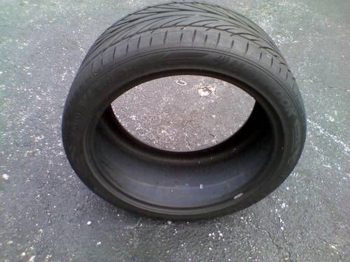 Nice Hankook Ventus V12 EVO 285/35/ZR19 ZR Tire  