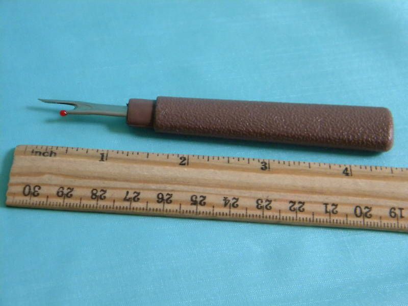 Piece Handle Seam Ripper~Heavy Duty ~China  