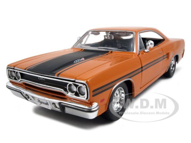 1970 PLYMOUTH GTX ORANGE 1/25 DIECAST CAR MODEL BY MAISTO 31220  