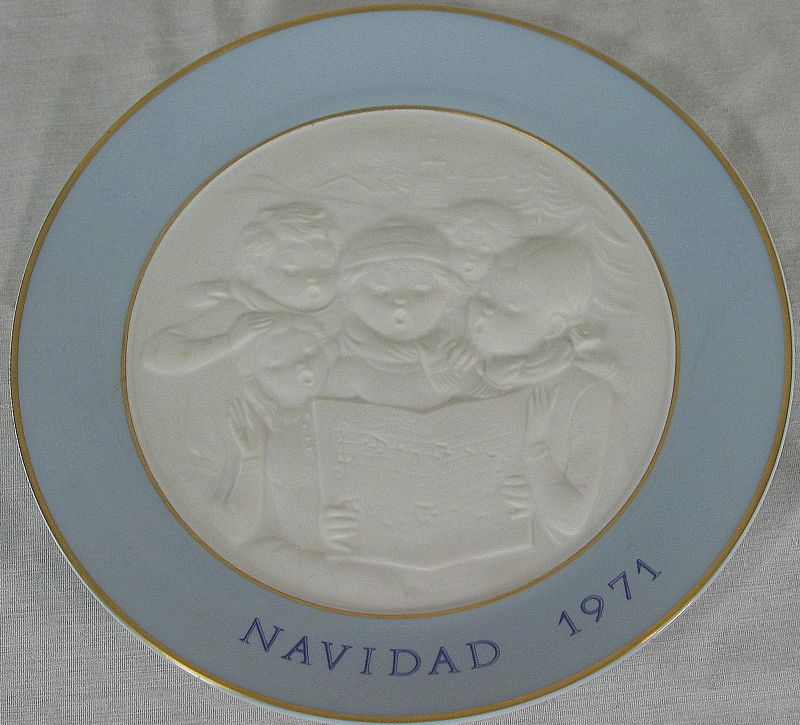 1971 Lladro Christmas Plate Caroling   1st Edition  