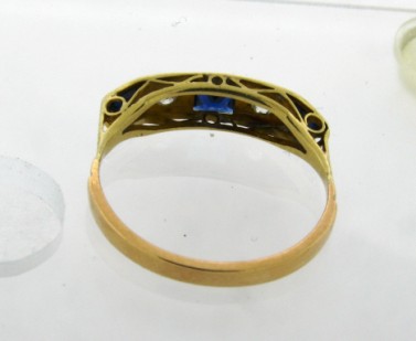 Antique Art Deco Diamonds Sapphires 18k Gold Ring  