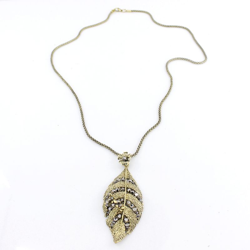 Gorgeous Bright Gold tone Dragonfly/Flower/LEAF NECKLACE  