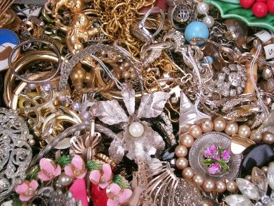 Huge 24lb Lot Mixed Estate Junk Jewelry Wear Repair Crafts Rhinestones 