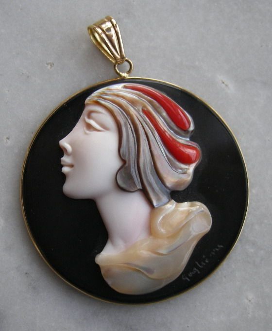 SENSATIONAL, RAREST COMMESSO CAMEO PENDANT SIGNED  