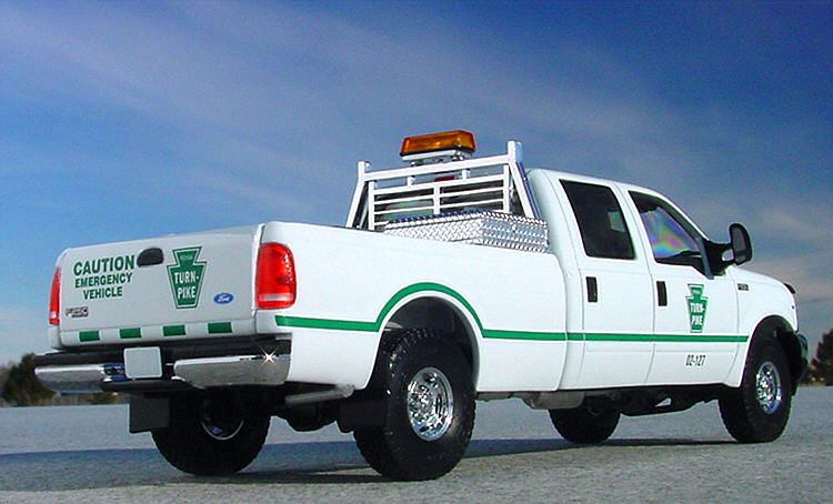 PENN TURNPIKE 2003 Ford F250 CREWCAB   First Gear  