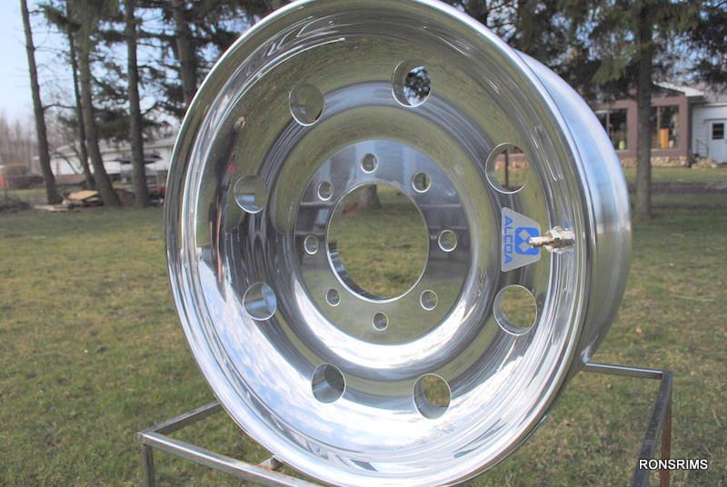   TRAILER 17.5 x 6.75 HD FORGED WHEEL 661401 HUBPILOT TANDEM TRIAXLE