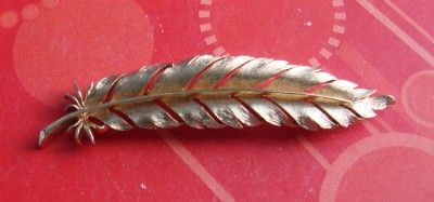 Vint Signed TRIFARI Crown Goldtone FEATHER Pin Brooch  