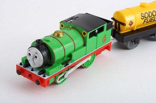 TOMY TRACKMASTER THOMAS FRIEND PERCY WITH 2 TRUCKS  