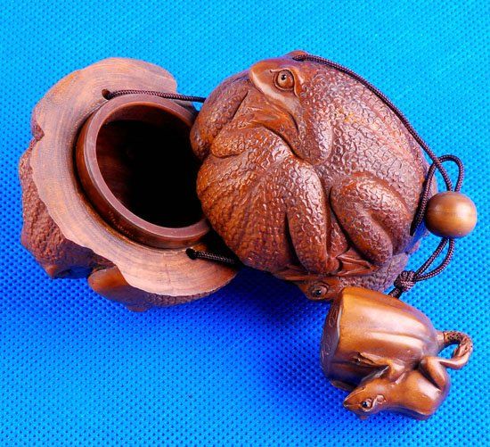 Hand Carved Wood Boxwood Inro Toad Ball Netsuke Carving  