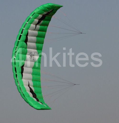   POWER/TRACTION KITE FOR KITEBOARDING SNOWBOARDING BUGGYING KITE  