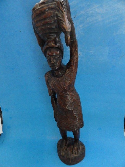 IMPRESSIVE HAITIAN WOOD CARVING WOMAN AT MARKET  