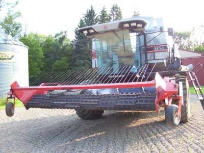 1992 Gleaner R62 Combine  