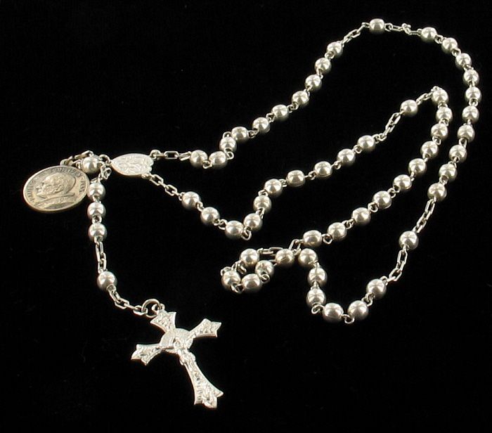 VINTAGE POPE PAUL PAULUS VI SILVER ROSARY w BOX HOLDER 1960S BEADED 