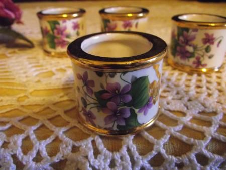 VINTAGE SIGNED PORCELAIN NAPKIN RINGS FORGET ME NOT (4)  