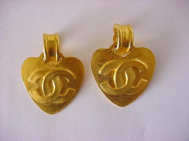 CHANEL Earrings VINTAGE Heart Large center CC 2DIE4 mint clip on 