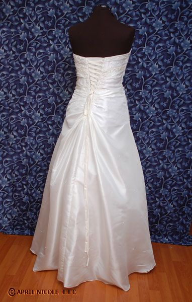 Lt Ivory Beaded Strapless Wedding Dress NWOT w Bolero  