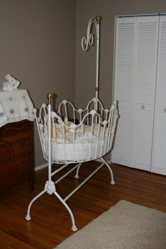 BABY CRADLE WROUGHT IRON  amazing Pick up ONLY Ohio  