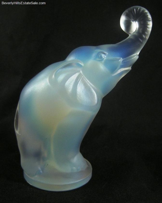Beautiful Sabino Opalescent Art Glass Elephant  