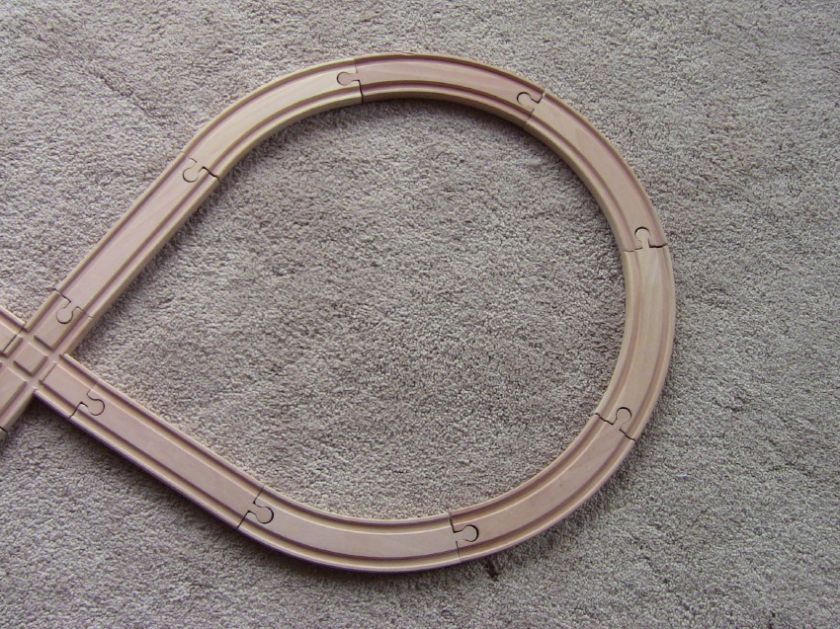 NICE WOODEN FIGURE 8 TRAIN SET   (Brio, Maxim, Kidkraft and Thomas 