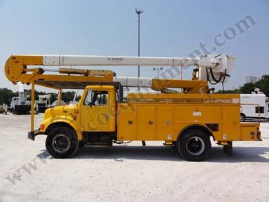 Bucket Truck Digger Derrick Forestry Crane Boom Cherry Picker Altec 