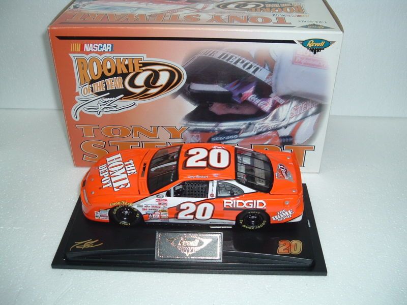 2000 Tony Stewart #20 ROY  1/24 Revell  