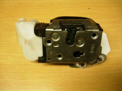 ALFA 147 DRIVER SIDE FRONT DOOR LOCK CATCH 02(20807T)  