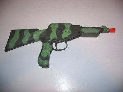 1960S MARX CAMO MACHINE GUN CAP GUN NEEDS WORK  